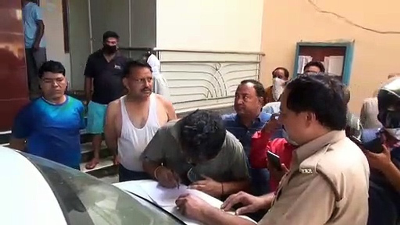 शामली: जल निगम के कार्यालय में लगी आग, कीमती सामान जलकर हुआ राख