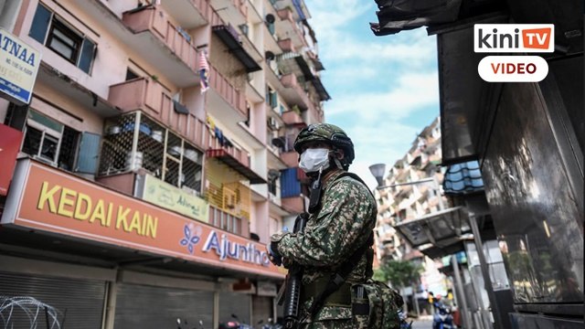 PKPD: Penghuni baling barang dari atas, askar terpaksa pakai helmet