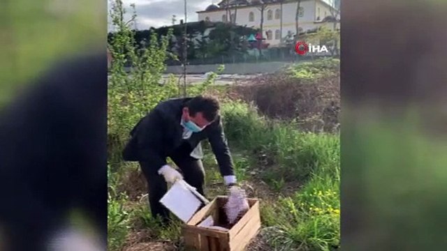 Mahallenin bakkal borcunu ödedi, veresiye defterini yaktı