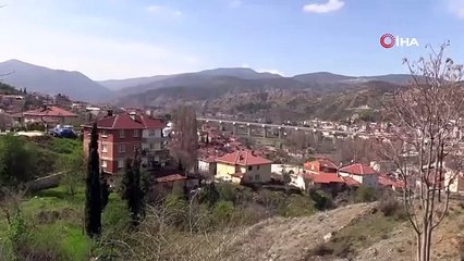 Karantina altındaki köydeki tavukları ve köpeği için CİMER’e başvurdu