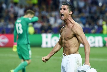 Ronaldo battu à son propre challenge abdos par une athlète