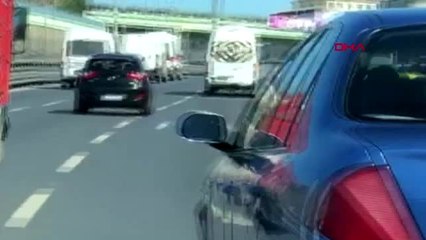 BAKIRKÖY D-100'DE MAKAS ATAN OTOMOBİL KAMERADA