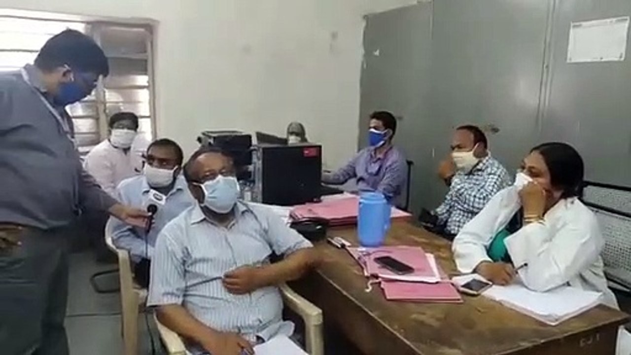 Collectorate's war room works for 24 hours in lockdownः24 घंटे काम करता है कलेक्ट्रेट का वॉर रूम