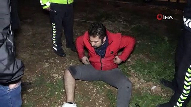 Kaza yapan alkollü sürücü, kaçmak isterken bahçe duvarından düşüp yaralandı