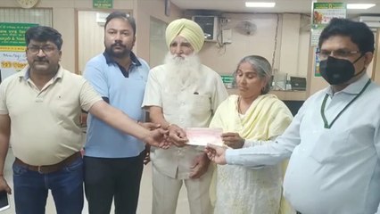 देश सेवा में गंवाई आंख, अब ग्रेच्युटी-पेंशन के जोड़े हुए 15 लाख रुपए PM CARES FUND में किए दान