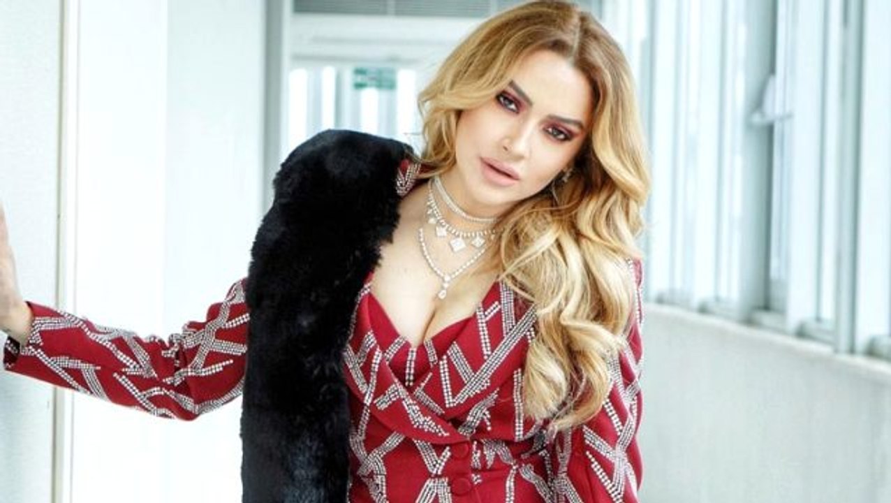 Hadise, kendisine cinsel içerikli mesajlar gönderen hayranından ikinci kez şikayetçi oldu