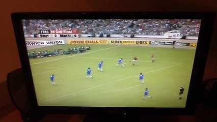 1985 FA Cup Final - Norman Whiteside winner (Man United v Everton) - with French Subtitles