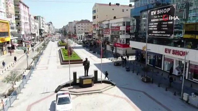 Sultanbeyli Kent Meydanı korona virüs tedbirleri kapsamında yaya trafiğine kapatıldı