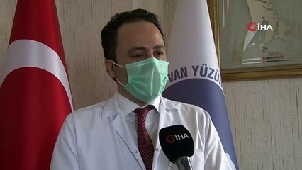 Van’da sağlıkçılar mobil numune alma kabinleriyle Koronavirüs'ten korunuyor