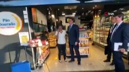 Sosyal mesafeyi umursamayan Bolsonaro, yuhalandı