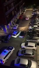 Condutor espanhol tenta fugir em rua sem saída após ficar bloqueado pela polícia