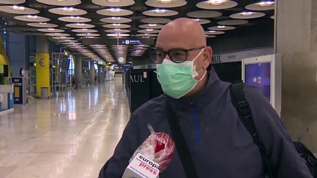 Llegan a Madrid 41 españoles repatriados desde Ecuador
