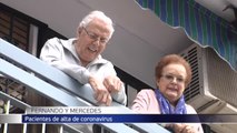 Los vecinos de un barrio de Córdoba reciben entre aplausos a un matrimonio recuperado de coronavirus