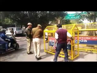 जिले में हाई अलर्ट, सभी बॉर्डर पर बैरिकेटिंग लगाकर वाहनों की सघन चेकिंग