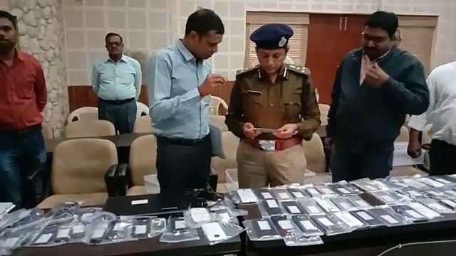आरोपियों से जब्त हुए चोरी के 124 मोबाइल, बदल देते थे आइएमइआई नंबर