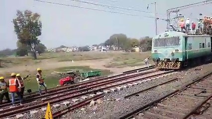 भोपाल तरफ जाने वाली ट्रेनें हो सकती है दो घंटे लेट