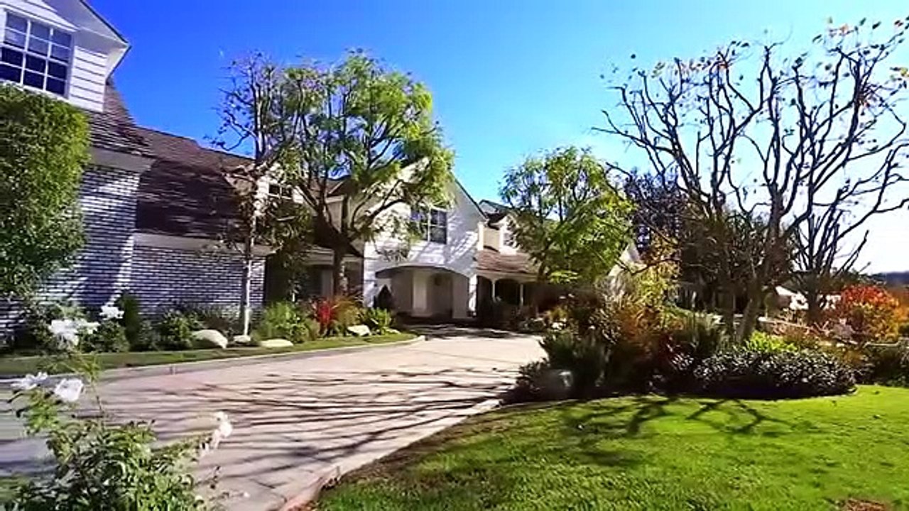 Jennifer Lopez House Tour, Multi Million Mansions In Bel Air, Malibu & The Hamptons2020