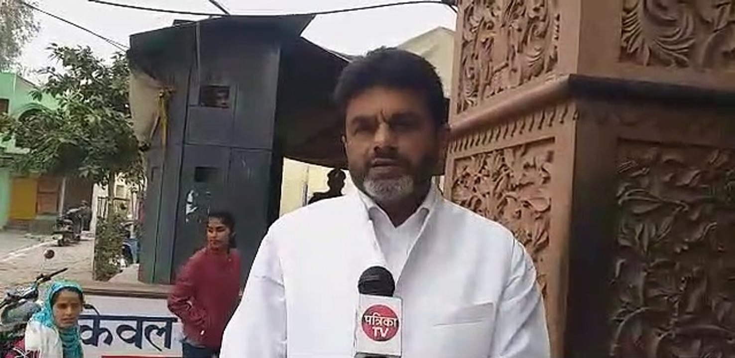 21 मन अबीर-गुलाल से श्रीकृष्ण जन्मस्थान पर खेली...