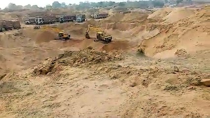 सिंगारपुर में 3 हैवी मशीनों से हो रहा अवैध उत्खनन, शुक्रवार को ट्रकों का दिनभर लगा रहा जमघट