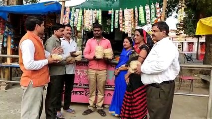 पत्रिका स्वर्णिम भारत अभियान: दुकानदारों को वितरित की गईं बांस की डलिया