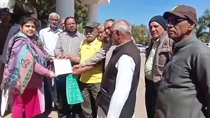 Pensioners sent a demand letter to CM Kamal Nath