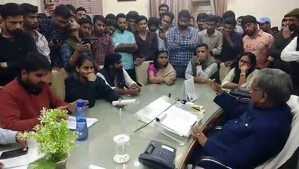 जेएनवीयू: 3 घण्टे तक छात्रों ने किया प्रदर्शन