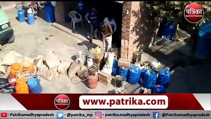 बड़ी कार्रवाई: भारी मात्रा में सिंथेटिक दूध बनाने का जखीरा पकड़ा 🚨