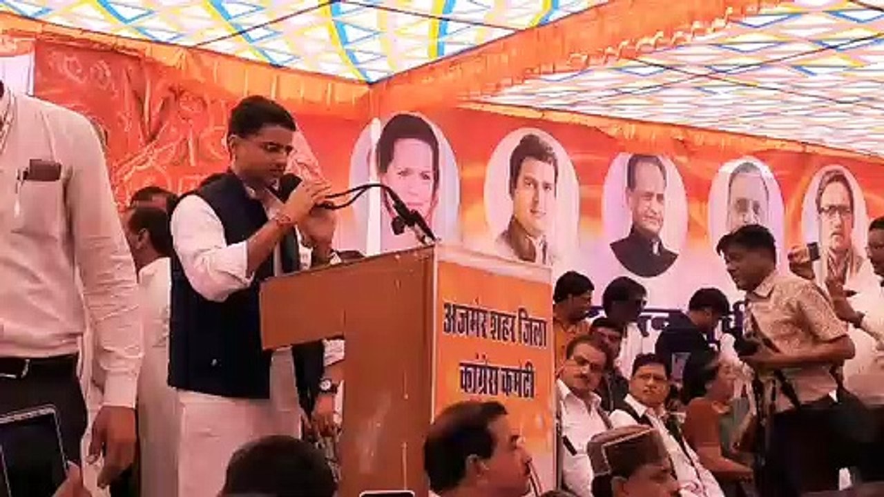 पार्टियां समझे समय का बदलाव, पायलट ने किया प्रतिमा का अनावरण