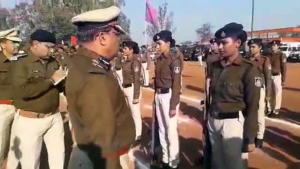 रीवा जोन के पुलिस महानिरीक्षक चंचल शेखर ने ली परेड की सलामी