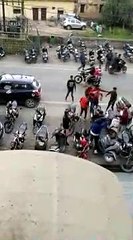 वेलेंटाइन डे के पहले दो छात्र गुटों में जमकर मारपीट- देखें वीडियो