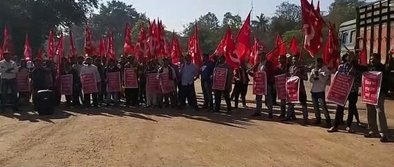 बीएसपी के 25000 ठेका मजदूरों के हक में प्रदर्शन