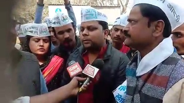 Celebration in Benares on Aam Aadmi Party victory