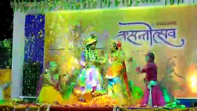 Holi of Vandavan flowers played in Khandwa