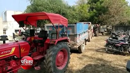 बजरी से भरे वाहन जब्त किए