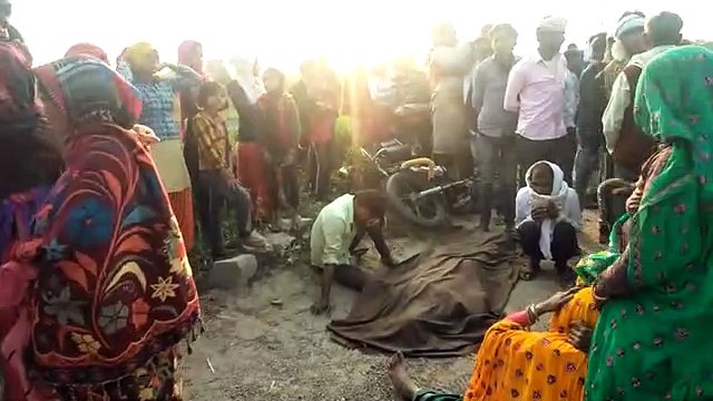 करौली जिले के सपोटरा में बजरी से भरी ओवरलोड ट्रैक्टर-ट्रॉली ने मजदूर को कुचला, मौके पर मौत