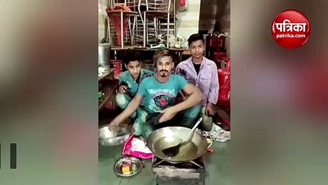 शख्स ने सिक्कों से बना डाले असली के नोट, वीडियो देखकर आप ही हैरान रह जाएंगे