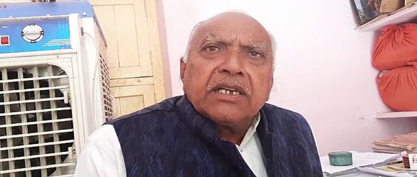 पहली मंजिल पर बैंक-एटीएम, दिव्यांग व बुजुर्ग हो रहे परेशान