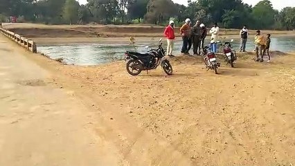 परिवार के दो बेटे लापता, एक का शव नहर में मिला