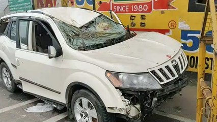 मुरादनगर गंग नहर में गिरी गाड़ी के मामले में सर्च ऑपरेशन जारी है। 10 घंटे बीत जाने के बाद भी