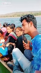 गंगरेल डैम में बड़ा हादसा: नाव पलटने से दो की मौत, मासूम बच्ची लापता, 9 घायल, देखें वीडियो...