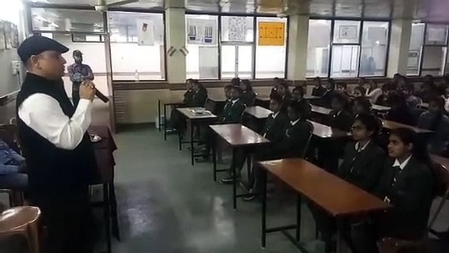 प्लास्टिक मुक्त भारत बनाने छात्र-छात्राओं ने ली शपथ, कहा- आसपास के क्षेत्र को रखेंगे स्वच्छ