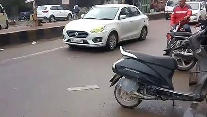 बूंदाबांदी से सर्दी के तेवर तीखे, श्रीगंगानगर शहर में सडक़ों पर कीचड़