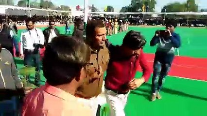 गणतंत्र दिवस समारोह स्थल पर युवक ने किया आत्महत्या