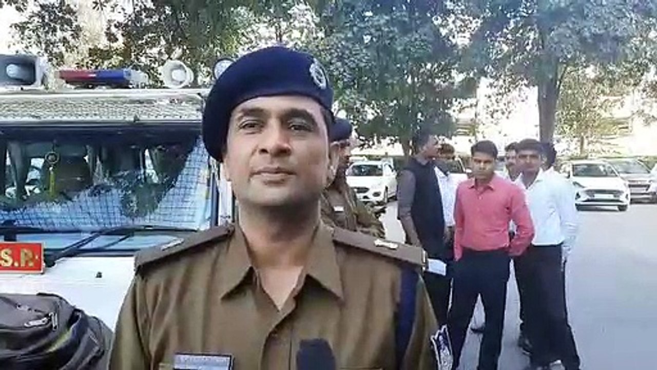 महिला थाने की तर्ज पर शुरु कर रहा था पुरुष थाना, पुलिस ने मारा दिया छापा