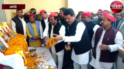 भरेथा गांव पहुंचा सपा का प्रतिनिधिमंडल, पीड़ित परिवार को 25-25 लाख देने की उठाई मांग