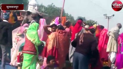 गंगा में डुबकी लगाई