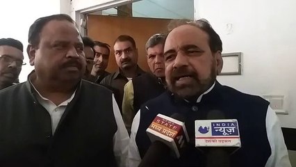 वैश्या की तरह कपड़े बदलते हैं अधिकारी, बोले गोपाल भार्गव