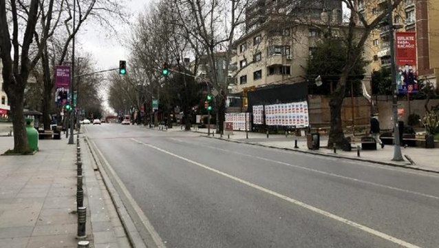 Sokağa çıkma yasağını ihlal edenlere 1 yıla kadar hapis cezası ve 3 bin liranın üzerinde para cezası uygulanacak