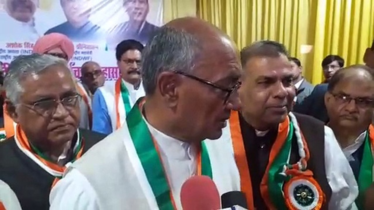 पूर्व मुख्यमंत्री दिग्विजय ने आरएसएस पर किया हमला, कहा कुछ ऐसा- देखें वीडियो