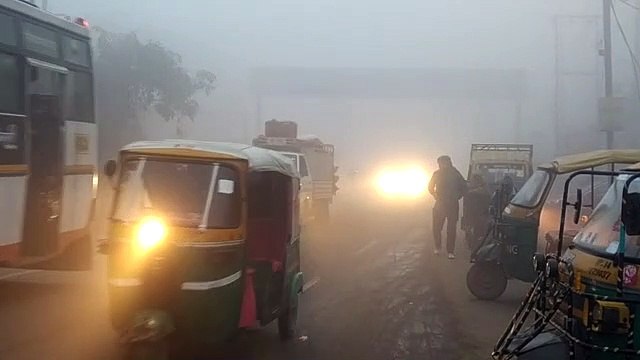 Ghaziabad में छाया सीजन का सबसे घना कोहरा, जानिए अगले 48 घंटे कैसा रहेगा मौसम